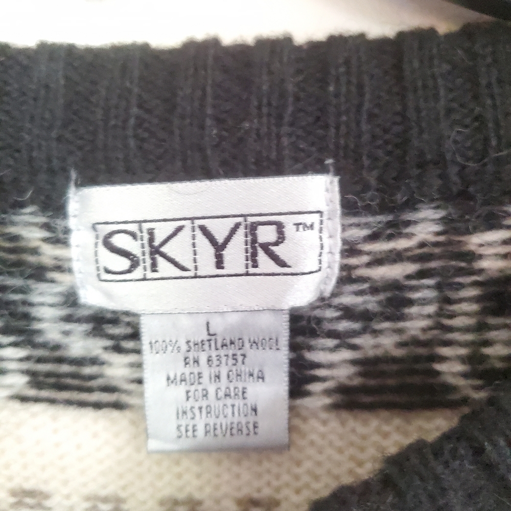 SKYR Classic Crewneck Sweater in Black and Cream - Picture 2 of 7